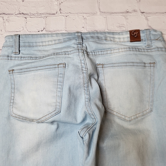 Gogo Jeans USA Light Wash Cropped Jeans - Size 7 - Distressed - Split Ankle - Picture 8 of 13